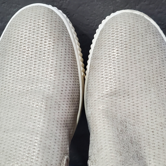 SOUL Naturalizer Women's Tia Slip-On Sneakers Beige - Picture 6 of 12